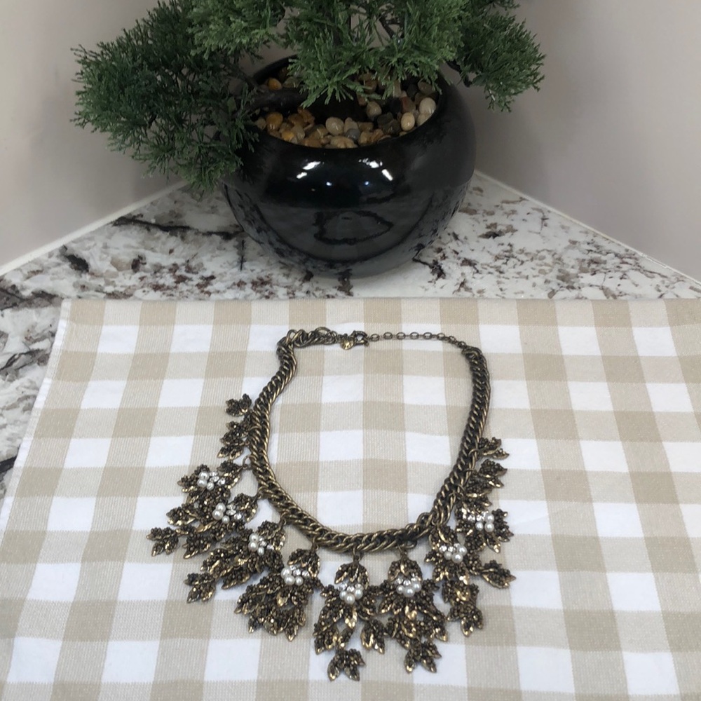 Stunning j. Crew statement necklace - Picture 2 of 8